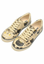 Cargar imagen en el visor de la galería, SNEAKERS <br> Monochrome Cats