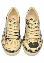 Cargar imagen en el visor de la galería, SNEAKERS <br> Monochrome Cats